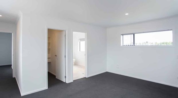 Beautiful Double Storey Home. - Photo 1