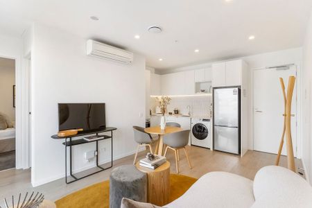 NYC Style apartment in epic location - Photo 5