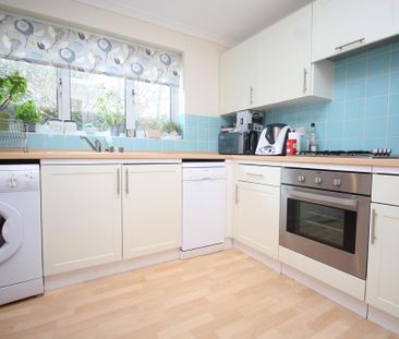 2 bedroom semi-detached house to rent - Photo 4