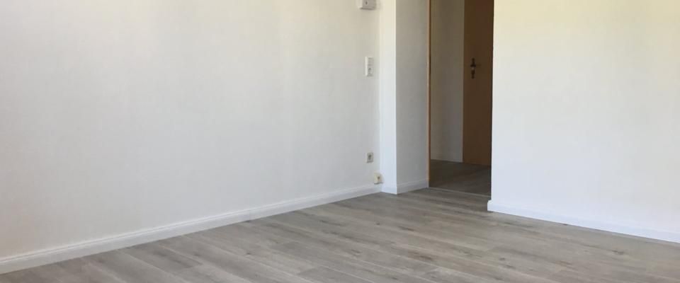 Schön, hell, renoviert und modern! Zentrale und verkehrsgünstige Lage! - Photo 1