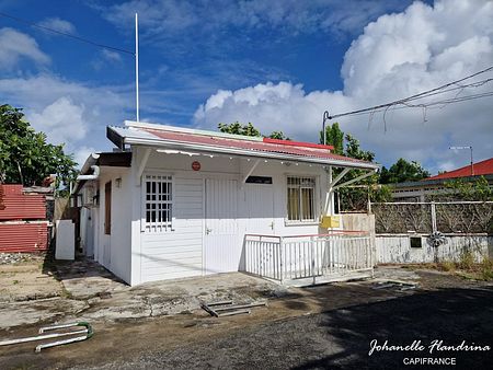 Dpt Guadeloupe (971), Studio meublé à louer, à 2 min de l'université, LES ABYMES - Photo 2