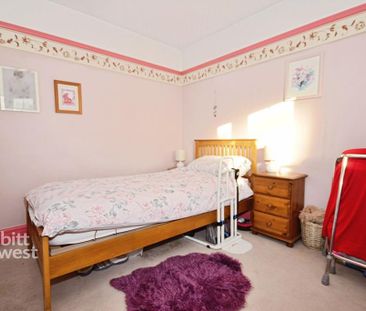 3 bedroom detached bungalow to rent - Photo 4