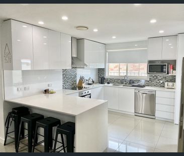 Sought after location - 3 Bedroom Duplex - Photo 1