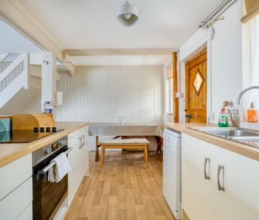 2 bedroom terraced house to rent - Photo 2