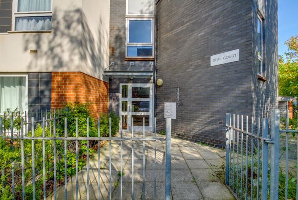 1 bed flat to rent in Drinkwater Road, Harrow - Photo 1