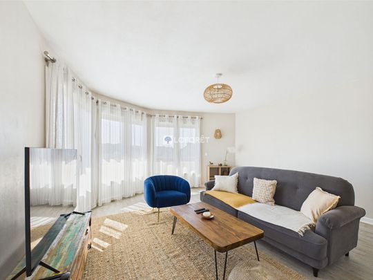 Apartment - Photo 1
