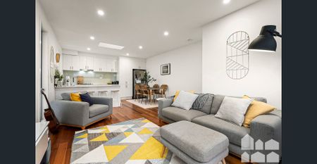 Charming Townhouse in the Heart of Yarraville Village - Photo 2