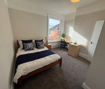 Room in a Shared House, Landguard Road, SO15 - Photo 5