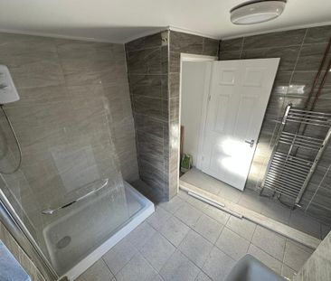 3 bedroom terraced house to rent - Photo 6