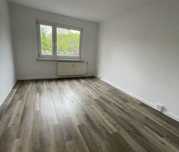 3-Raum-Wohnung mit großem Balkon und Aufzug - Foto 1