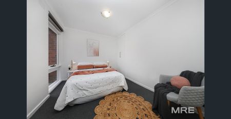 Bright, modernised, peaceful and central! - Photo 3