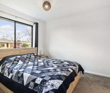 Beautifully presented three bedroom property, great location - Photo 6