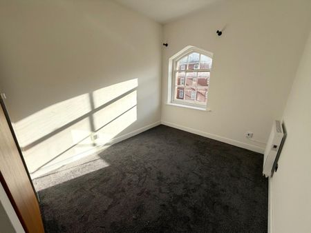 2 bedroom Flat To Let - Photo 4