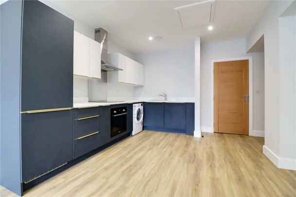 13 High Street, Kirton In Lindsey, DN21 - Photo 1