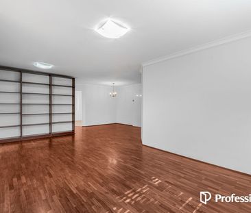 Spacious Family Home in Sought-After Wembley Downs - Photo 1