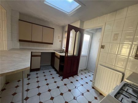 2 bedroom terraced house to rent - Photo 2