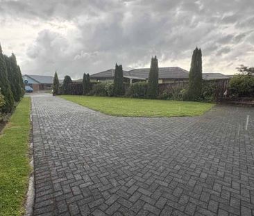 Sunny 3-Bedroom Home in Stunning Ngongotahā - Photo 5