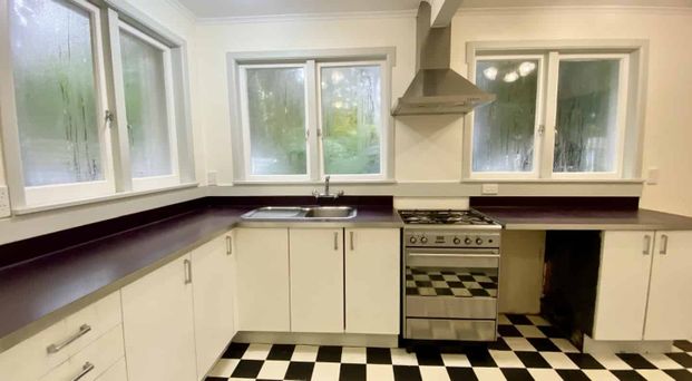 Tranquility in Titirangi - Photo 1