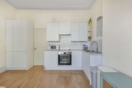 Bright and beautifully presented two-bedroom apartment in Primrose Hill Village. - Photo 4