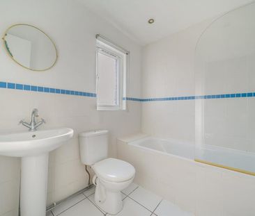 26A Station Approach, West Byfleet - 1 bedroomProperty for lettings... - Photo 2