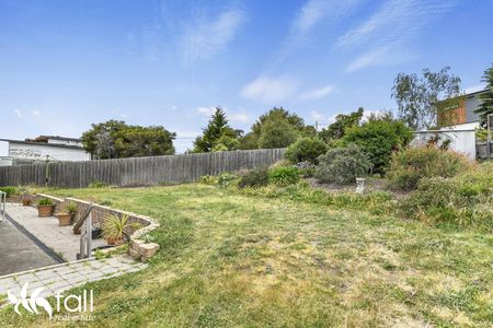 Neat & Tidy Home With Views - Photo 2