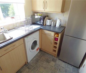 2 bedroom flat to rent - Photo 5
