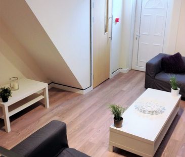 9 Bed Terraced House, Crookesmoor Road, S10 - Photo 2