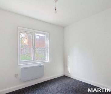 2 bedroom ground floor flat to rent - Photo 3