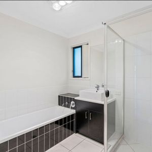 Aspley - Photo 2