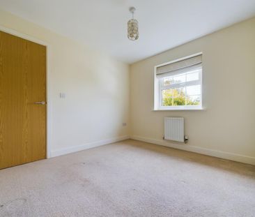 4 bedroom detached house to rent - Photo 4