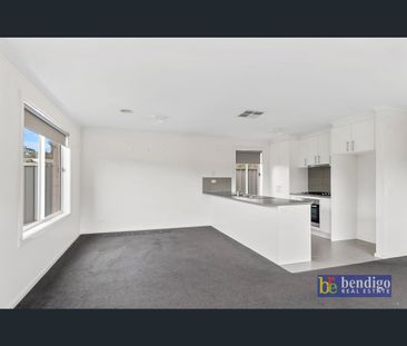 94A Andrew St, White Hills, Vic 3550 - Photo 2