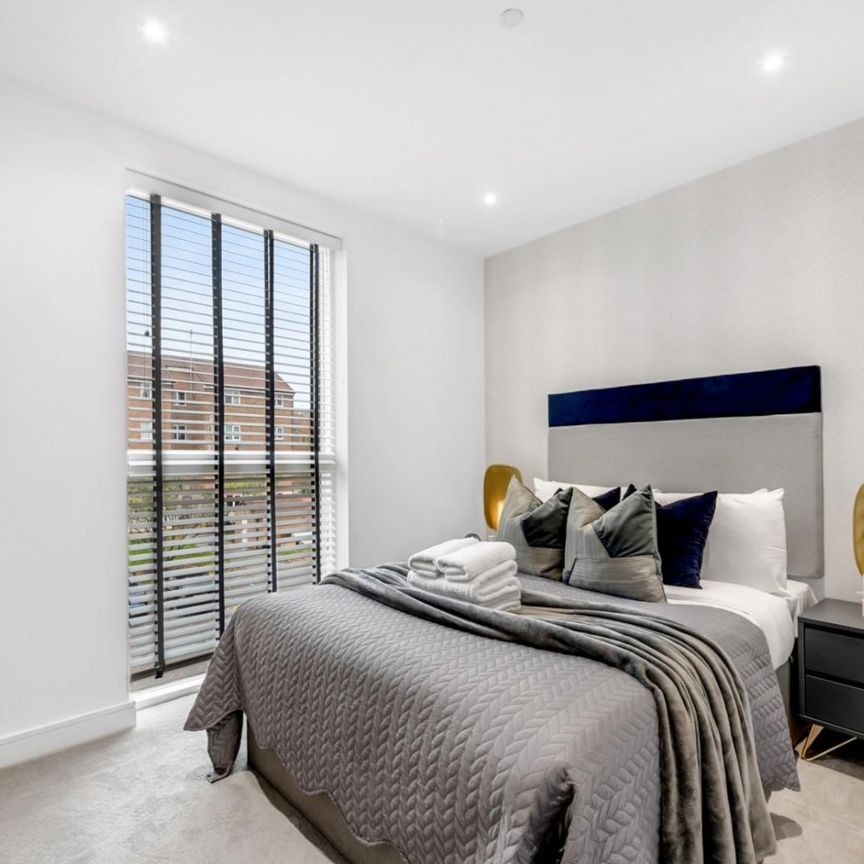 3 bedroom Flat To Let Total Size: 1471 SQ FT - Photo 1