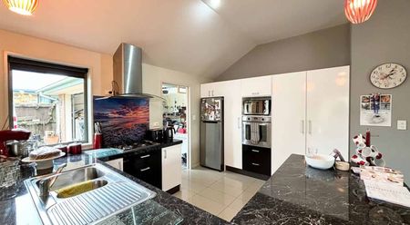 Available Short Term & Fully Furnished - Photo 2