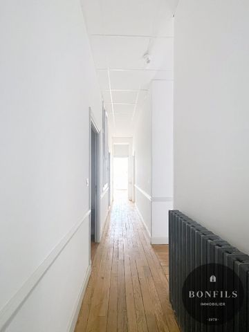 A LOUER AVIGNON INTRAMUROS ( 84000 ) : Appartement 3 pièces non meublé - avec balcon !, - Photo 3