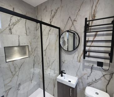 Studio Flat, High Street, W3 - Photo 2