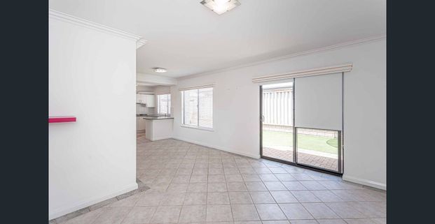 Scarborough Views, Walk to Beach - Photo 1