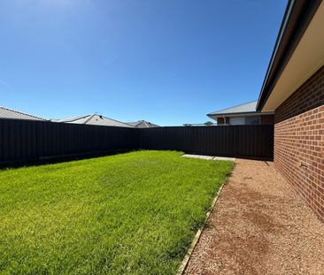 Brand new family home! - Photo 6