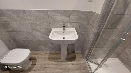 3 bedroom terraced house to rent - Photo 2