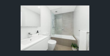 MODERN TOWNHOUSE-STYLE SPLIT LEVEL PLUS STUDY APARTMENT - Photo 4