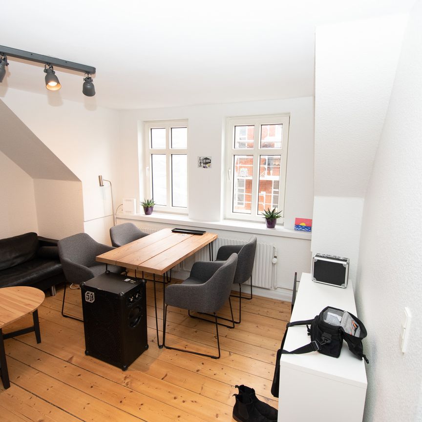 Indbydende lejlighed med lys og charme i Aalborg - Photo 1