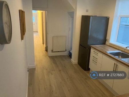 3 bedroom terraced house to rent - Photo 5