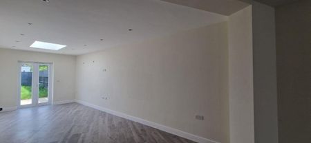 3 bedroom detached house to rent - Photo 3