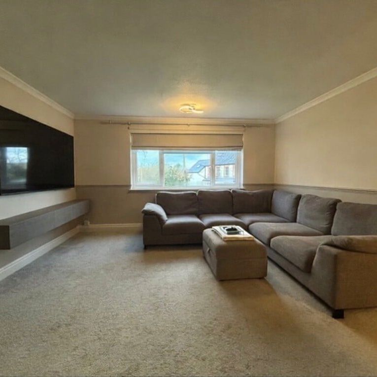 Mill Lane, Oxted, RH8 - Photo 1