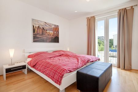 Bright, furnished 2-room apartment in good area for rent - Photo 2