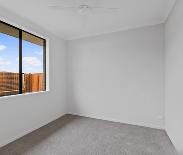 4-Bedroom Home with Ducted Air, Double Garage & Fenced Yard - Photo 3