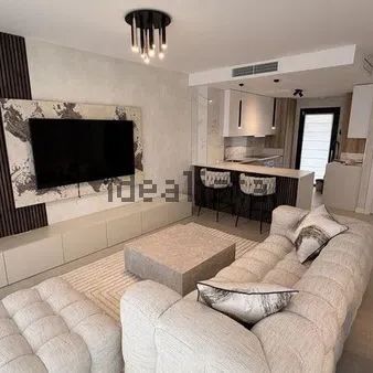 Alquiler de chalet pareado en Avenida Matas Verdes - Photo 1