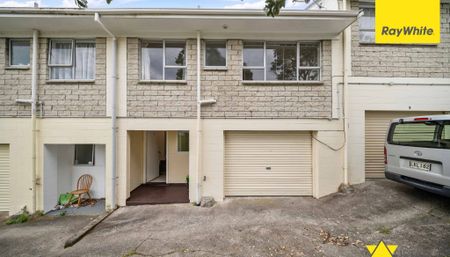 Sunny Retreat in a Peaceful New Lynn Cul-de-Sac - Photo 4