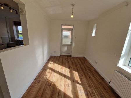 3 bedroom house to rent - Photo 3