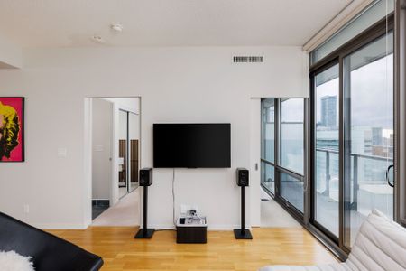 For Lease - 832 Bay Street Unit# 2103, Toronto, Ontario - Photo 4