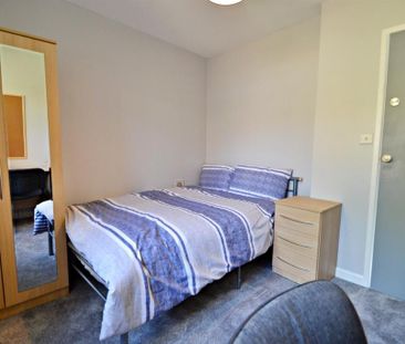 5 bedroom semi-detached house to rent - Photo 6